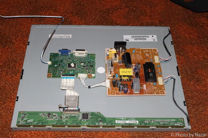 Оперативная память в материнской плате. Монитор вышел из строя. Va1912w матрица. Поломка экрана ноутбука. Монитор вышел из строя.