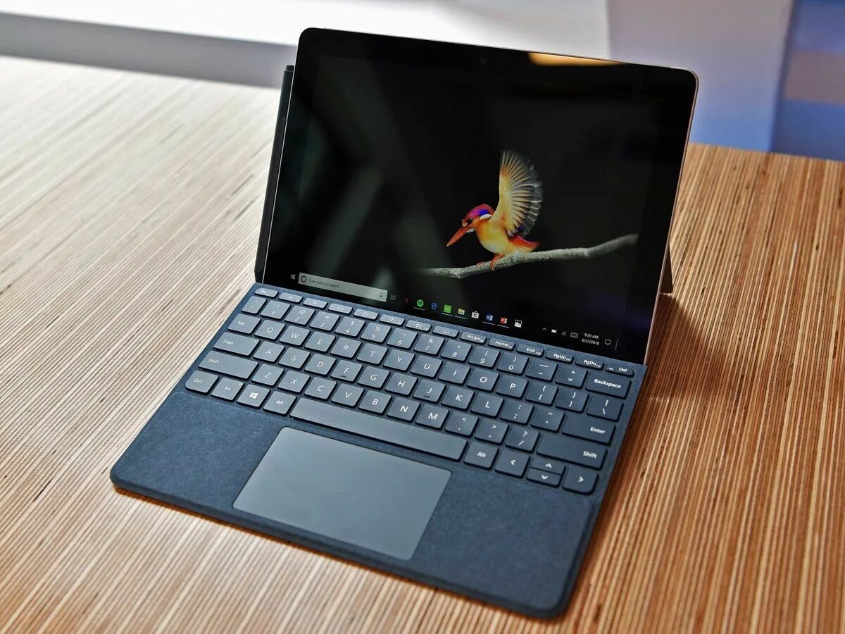 Surface go 10. Surface go 3.