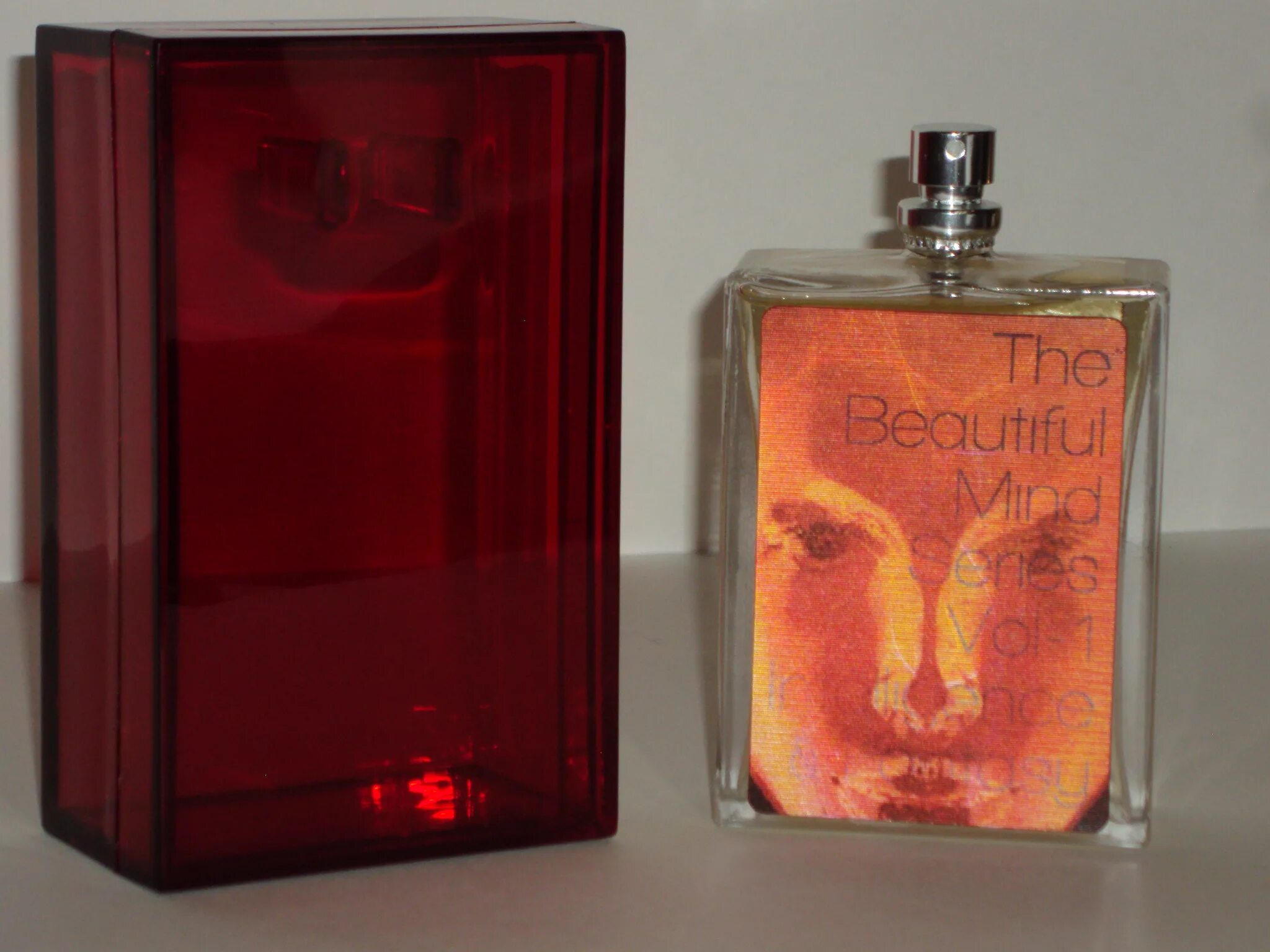 Молекула бьютифул. Escentric molecules the beautiful mind series volume 1 intelligence &amp; fantasy 100 мл. escentric molecules beautiful mind 100ml volume 1. игры разума духи молекула. escentric molecules intelligence &amp; fantasy the beautiful.