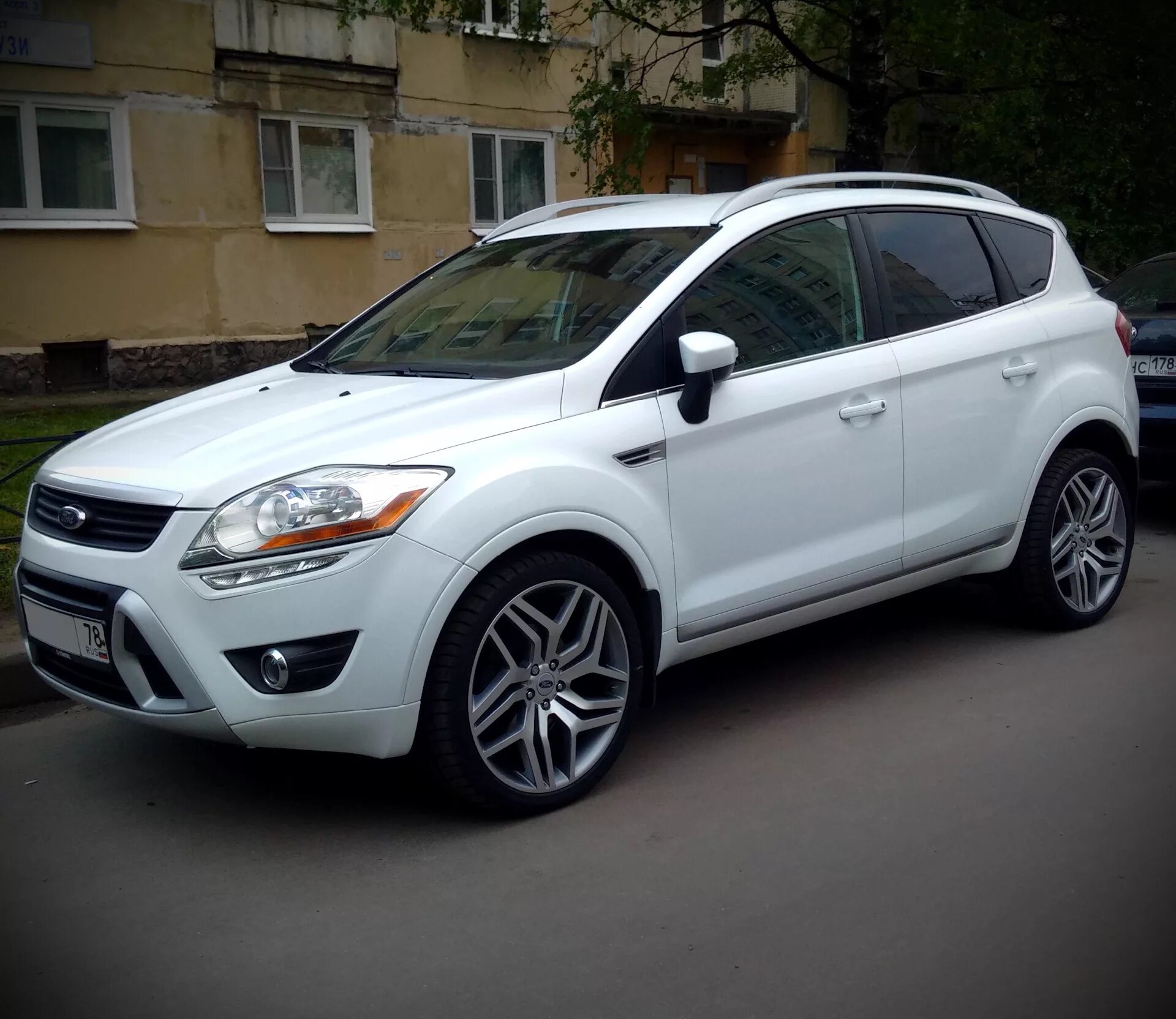 Форд куга r17. Ford Kuga 1. Ford Kuga 2012 2.5. Диски r20 Ford Kuga. R18 Kuga 1.