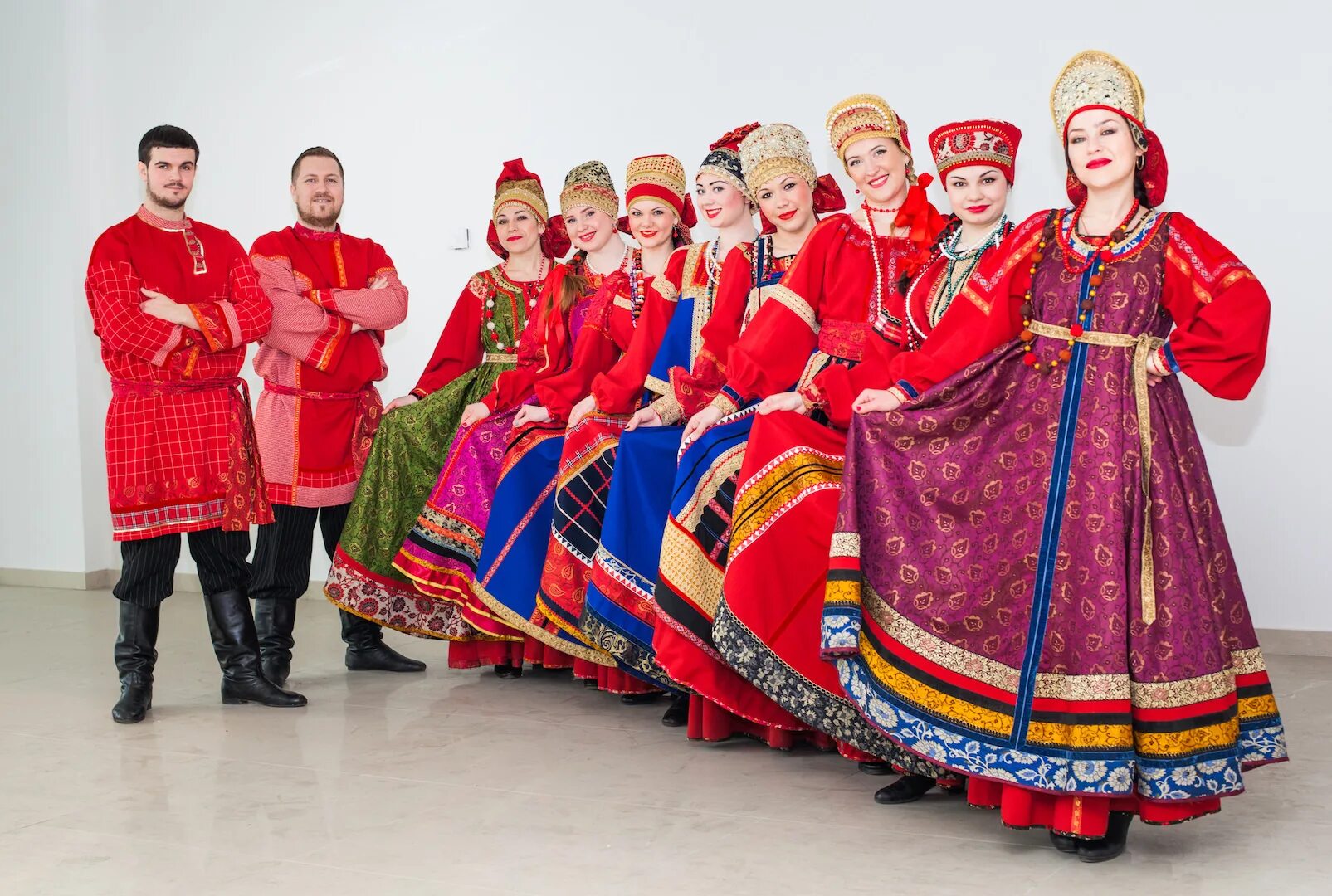 Народные люди. Народный ансамбль. Русский народный ансамбль. Фольклорный ансамбль. Фольклорный коллектив.