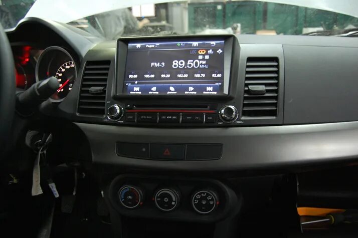 магнитола mitsubishi lancer