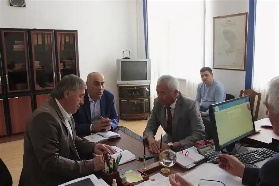 Заместитель министра сельского хозяйства ингушетии. Россельхозбанк ахильгов джабраил. Министр сельского хозяйства ингушетии сапралиев. Фермеры кбр. Минсельхоз ингушетии.