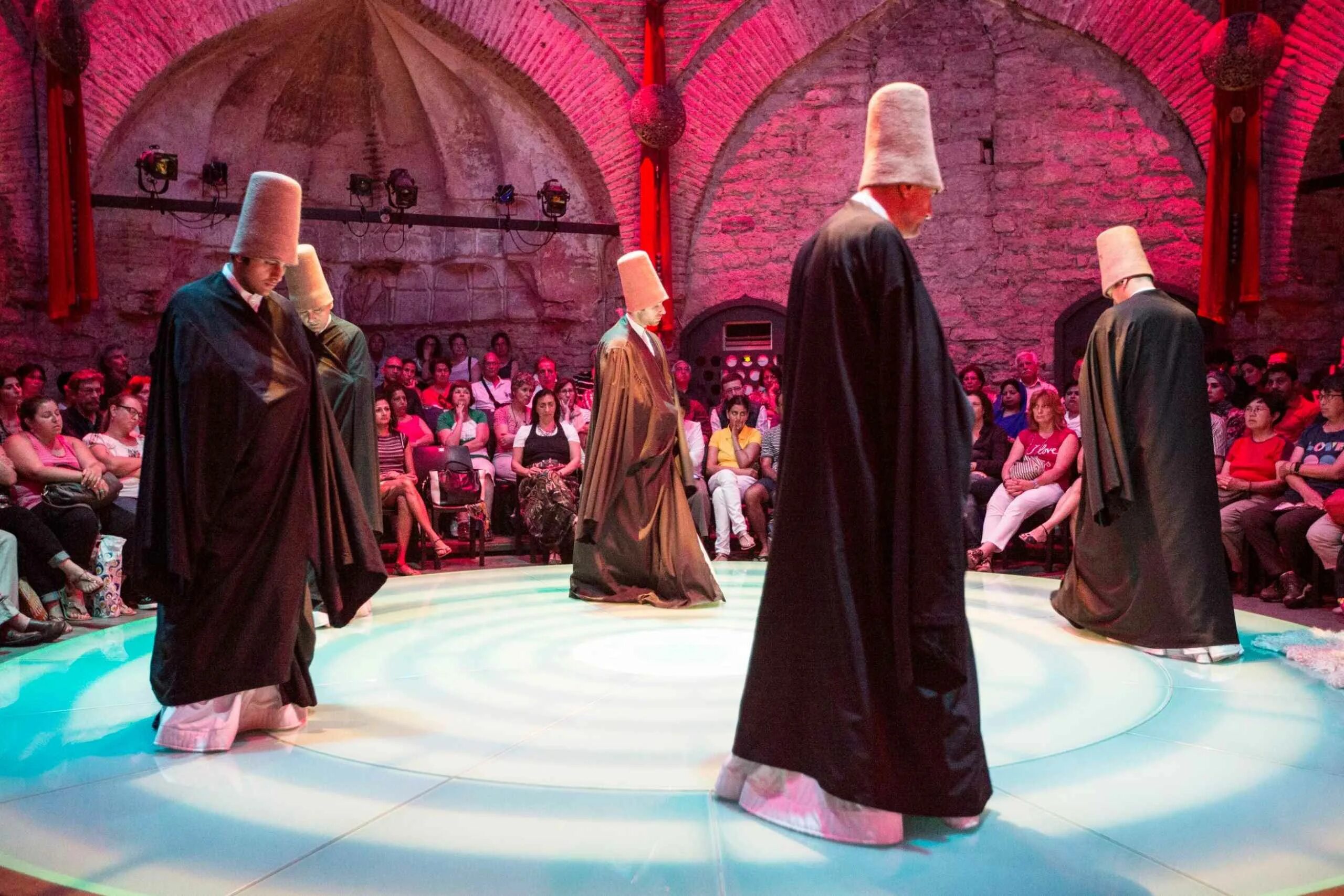 Hodjapasha Cultural Center Стамбул. Церемония «Мевлеви-Сема». Обитель дервишей Стамбул. Турция танец дервишей.