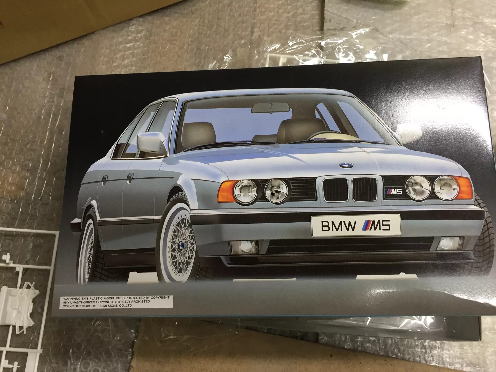 BMW e34 Fujimi. Модель BMW e34. Сборная модель БМВ е34. Сборная модель BMW e34. Модель е34