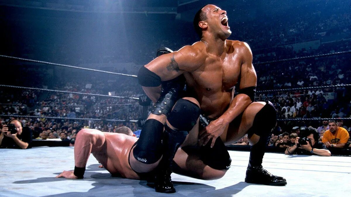 Борьба за хорошую жизнь. Дуэйн Джонсон 2002 WWE. Брок Леснар 2002. The Rock vs Brock Lesnar. SUMMERSLAM 2002 Rock.