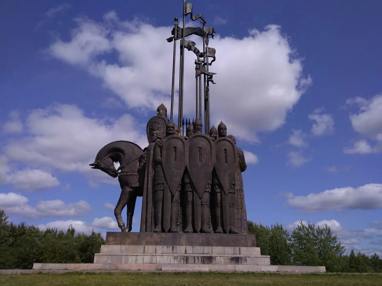 Псковская область памятник невскому. Псков гора соколиха памятник александру невскому. Псковская область памятник невскому. Памятник александру невскому в самолве. Псковская область памятник невскому.