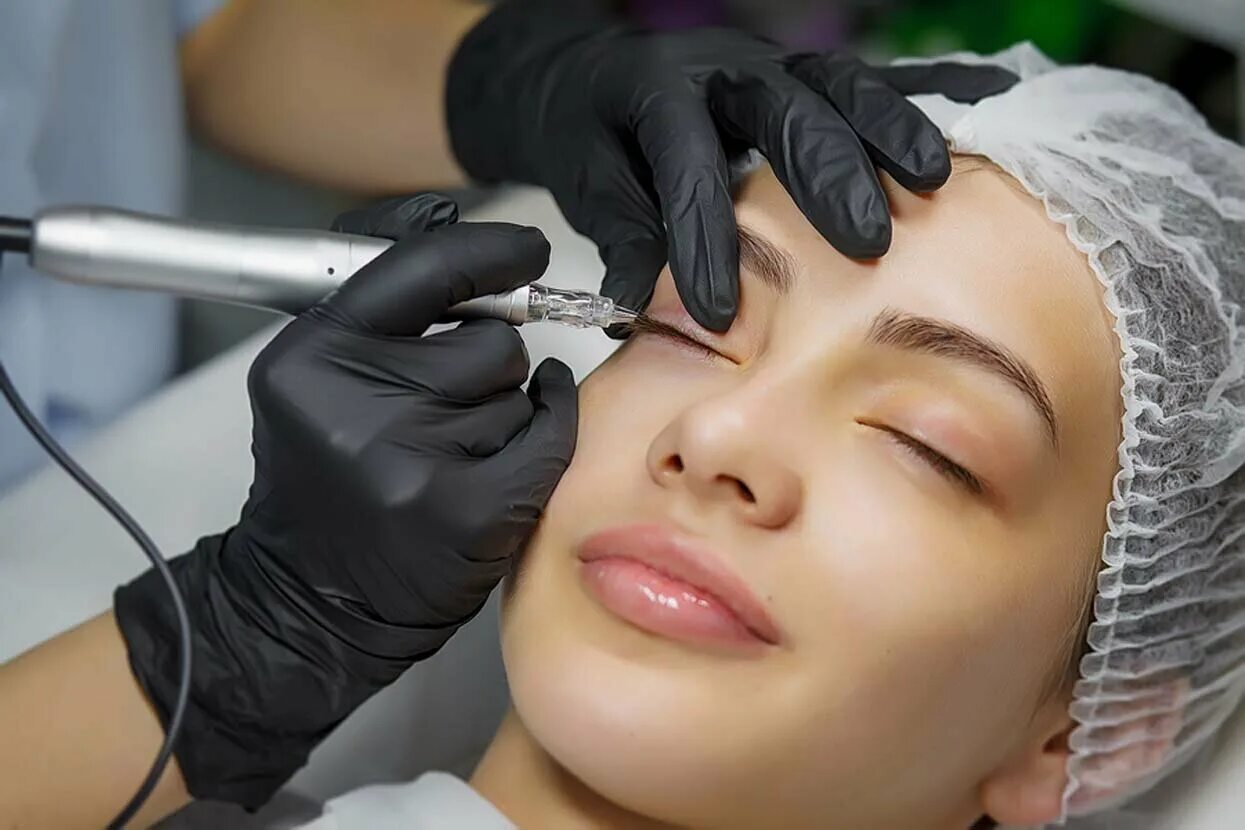 Permanent Eyeliner Зображення - огляд 2,550 Стокові фото, векторні зображення й 