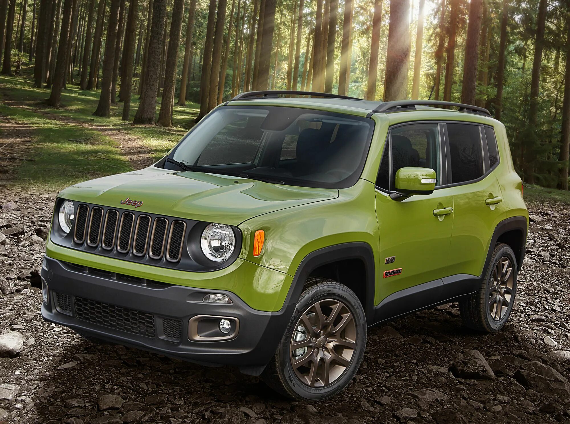 Jeep renegade отзывы. Jeep renegade 2016. Jeep renegade 2020. Jeep renegade trailhawk. Jeep renegade автобокс.