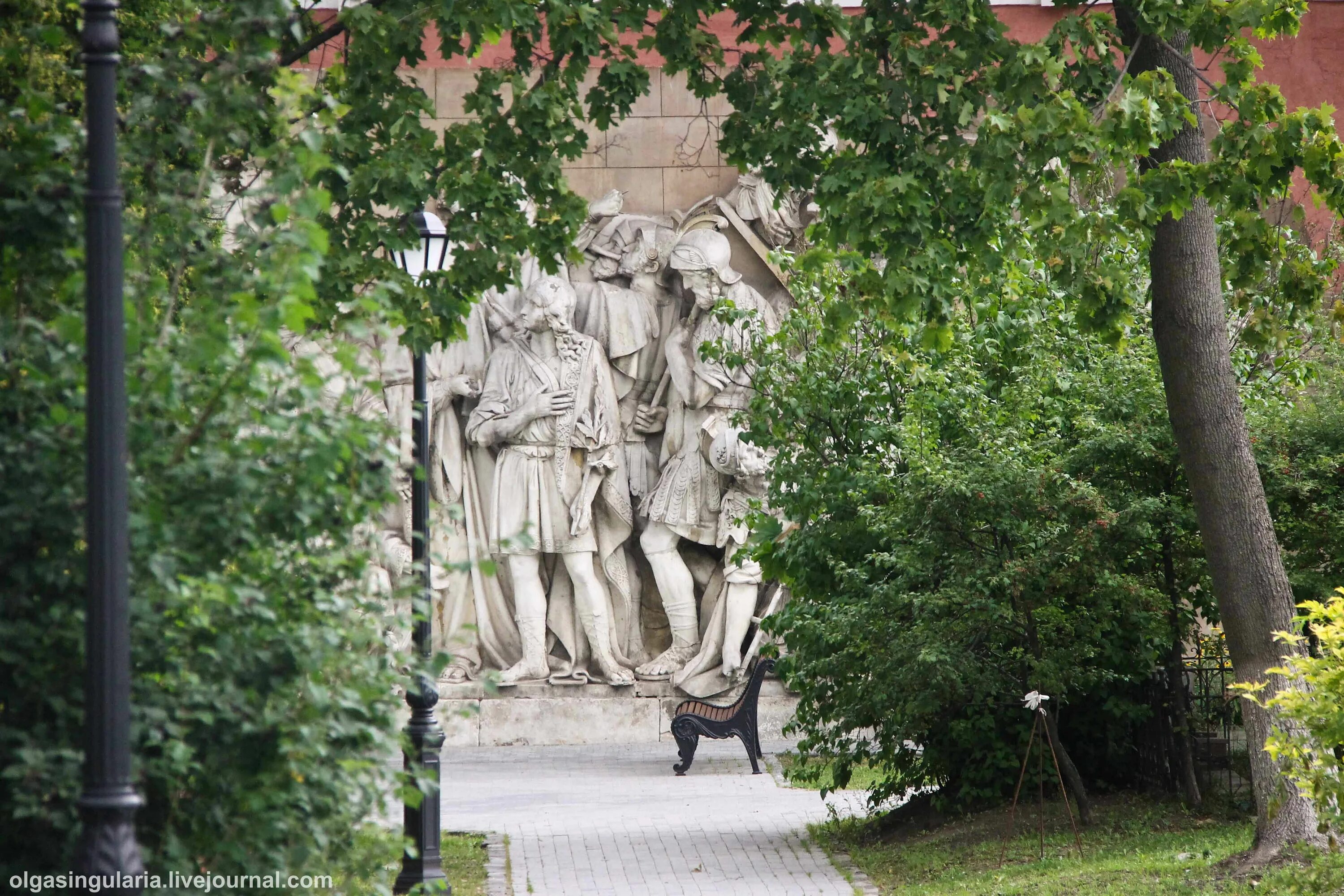 Могилы крестительского кладбища города орла. Могила примакова на новодевичьем кладбище. Экскурсия кладбище калитники. Древние кладбища москвы. Введенское кладбище моска.