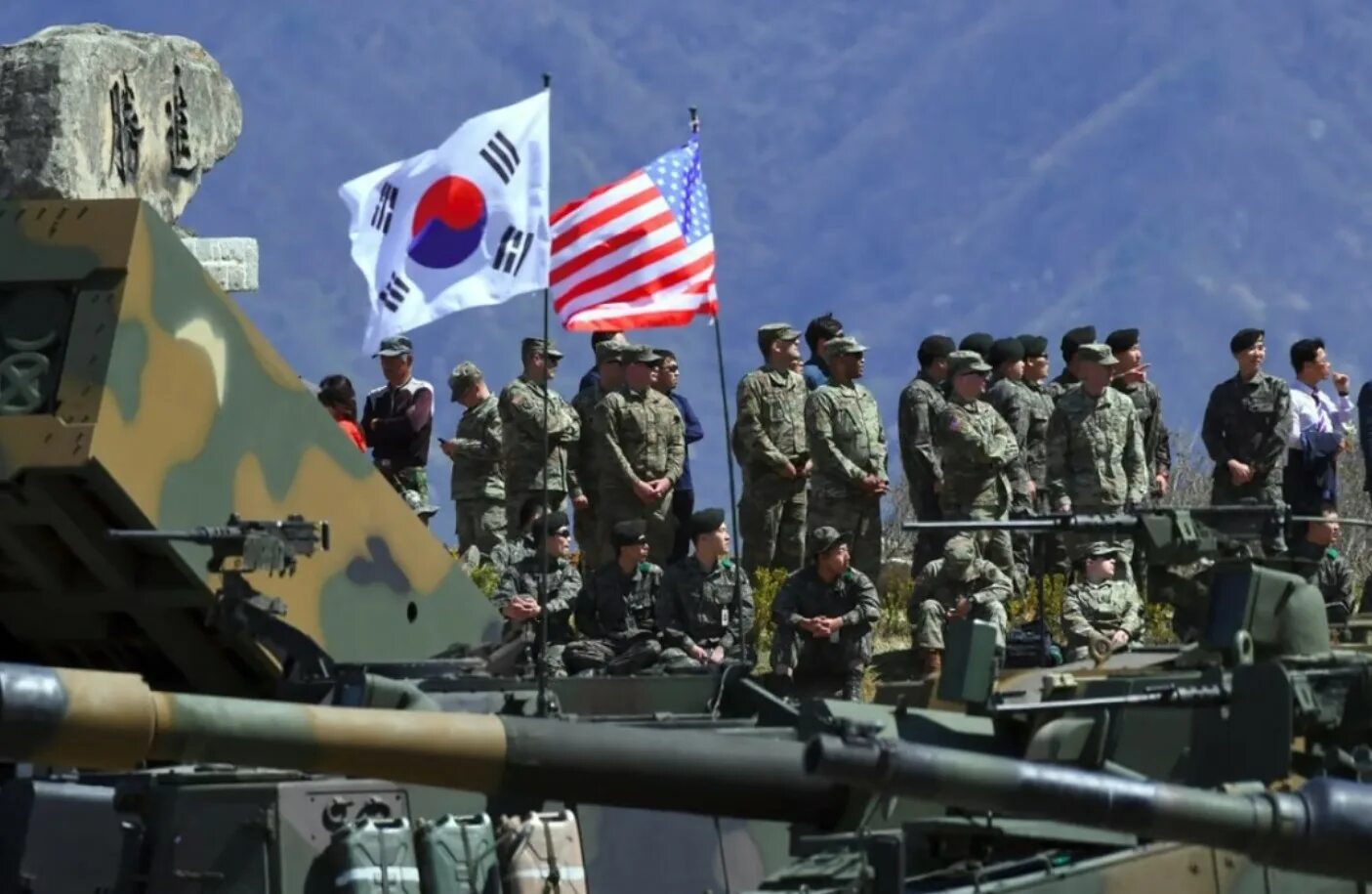 Южная корея америка. Военные учения южной кореи. военные учения южной кореи и сша. сша и южная корея провели совместные военные учения. совместные учения сша и южной кореи.