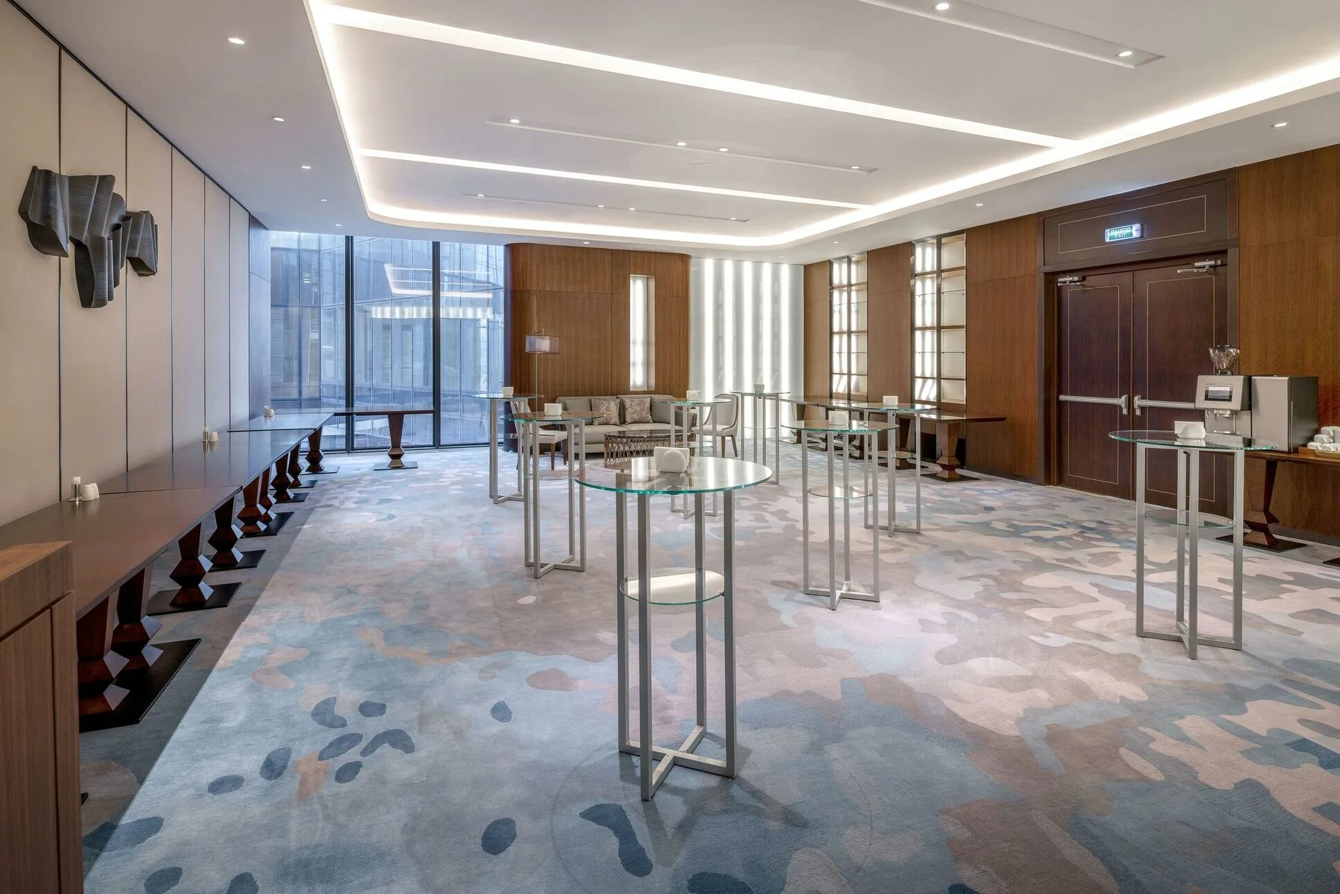 Отель soluxe hotel moscow 5*. Отель вильгельма пика 16. Отель soluxe hotel moscow 5*. Отель soluxe hotel moscow. Солюкс отель москва парк.