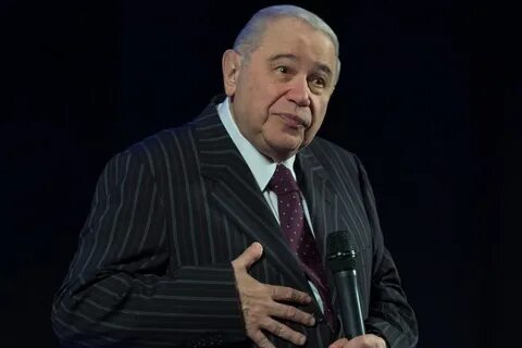 Женя петросян сколько лет