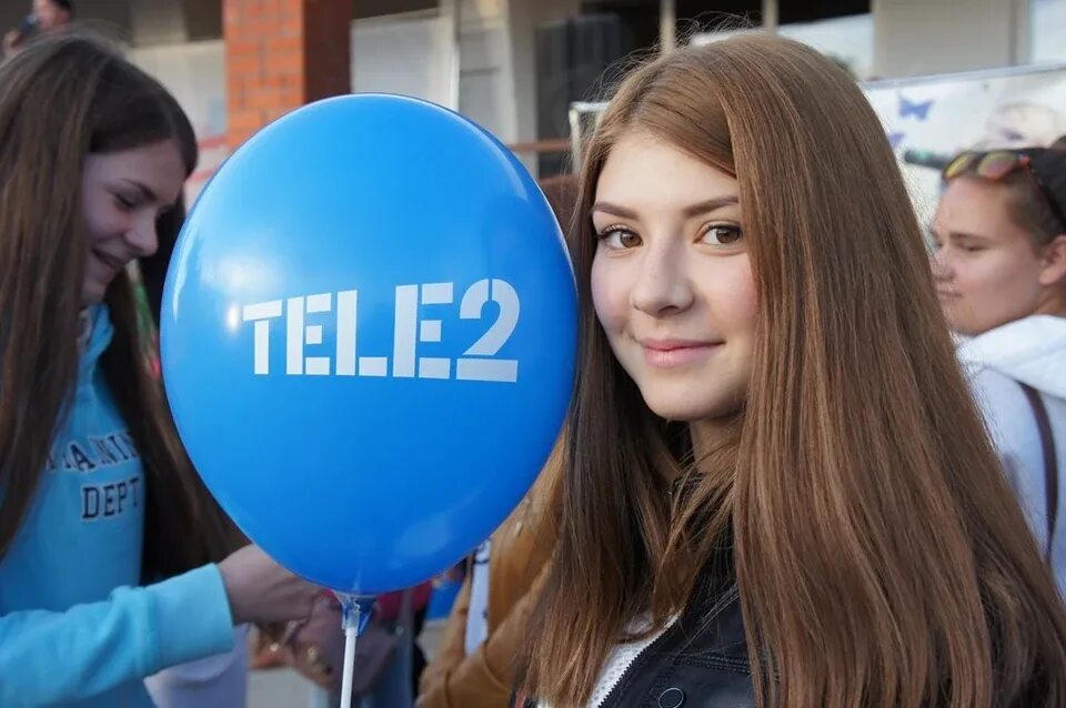 Промоутер 2 2. Теле2 фото. промоутер tele2. tele2 сотрудники. кц tele2.