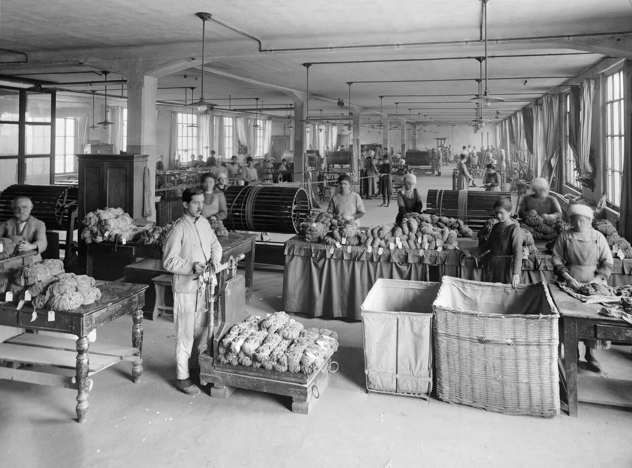 Индустриальная Италия 1920 1960 фотографии Джироламо Бомбелли. Ткацкая фабрика 19 век Россия. Ткацкая фабрика Японии в 19 начале 20 века. Италия 1920-е.