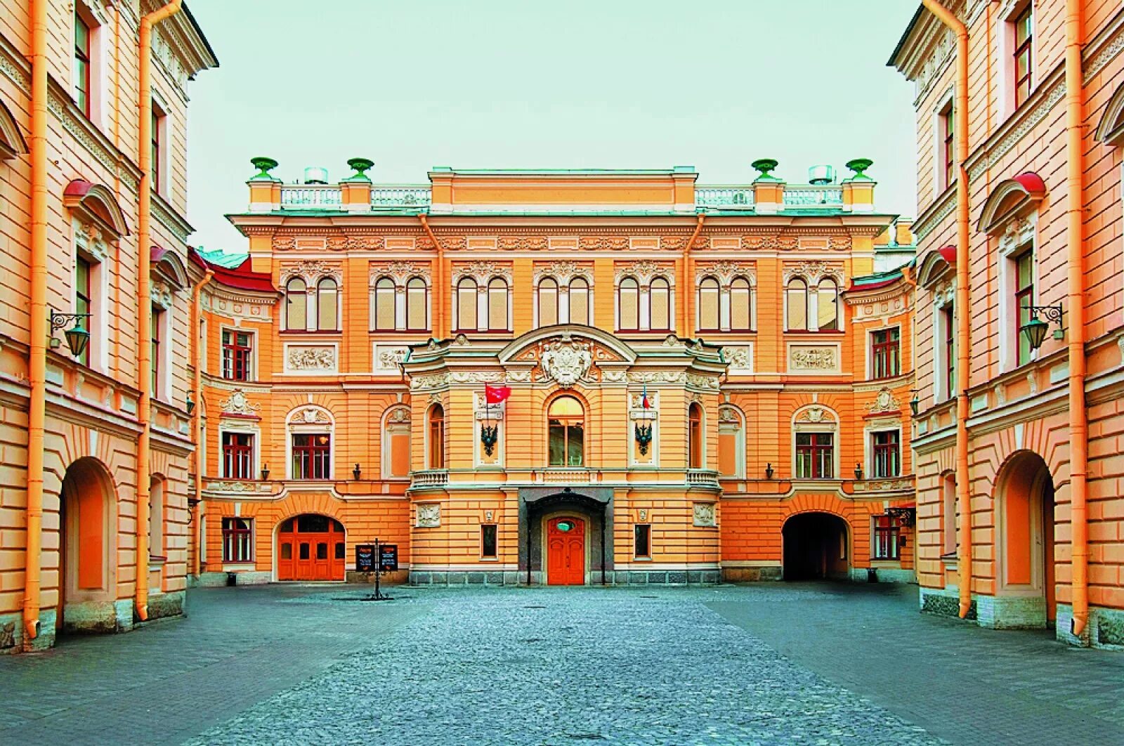 Имп спб. Государственная Академическая капелла Санкт-Петербурга. Придворная певческая капелла Санкт-Петербург. Наб реки мойки 20 капелла. Дворы капеллы СПБ.