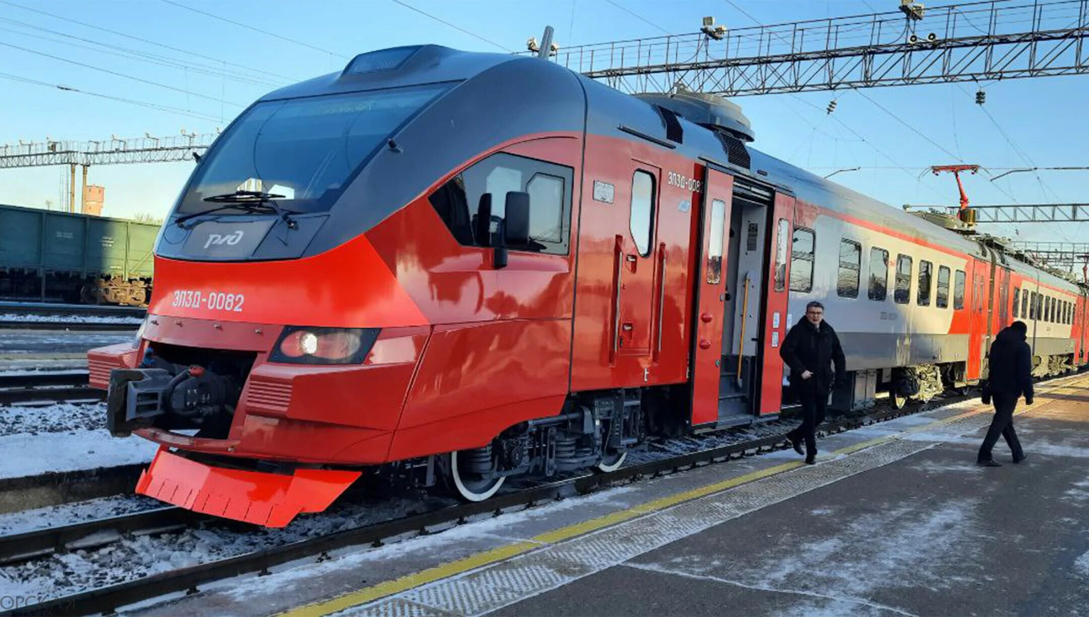 Скоростная электричка оренбург. Электропоезд Ласточка Орск Оренбург. Поезд Ласточка Оренбург Орск. Электричка Орск Оренбург РЖД. Синара скоростной поезд.