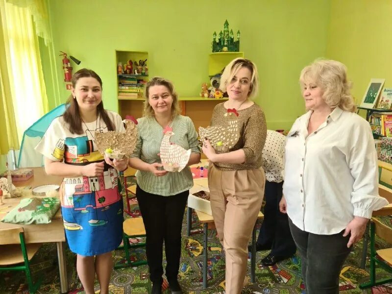 визитная карточка воспитатель года 2020. воспитательница в одинцово связала ребенка скотчем и попала на видео. в одинцовском воспитательница. воспитатель года подмосковья 2021. в одинцовском воспитательница.