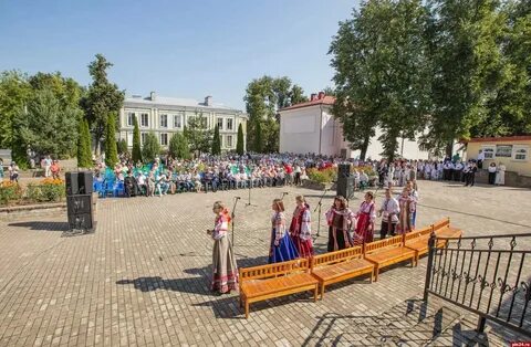 Г великие луки время