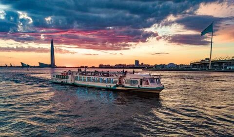 Прогулки по петербургу на теплоходе днем