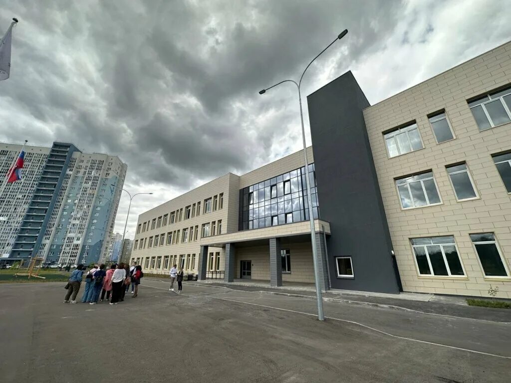 Школа 800 нижний новгород печеры. Школа 800 нижний новгород. Школа на автозаводе нижний новгород. Школа 800 на автозаводе нижний новгород. Школа на автозаводе нижний новгород.