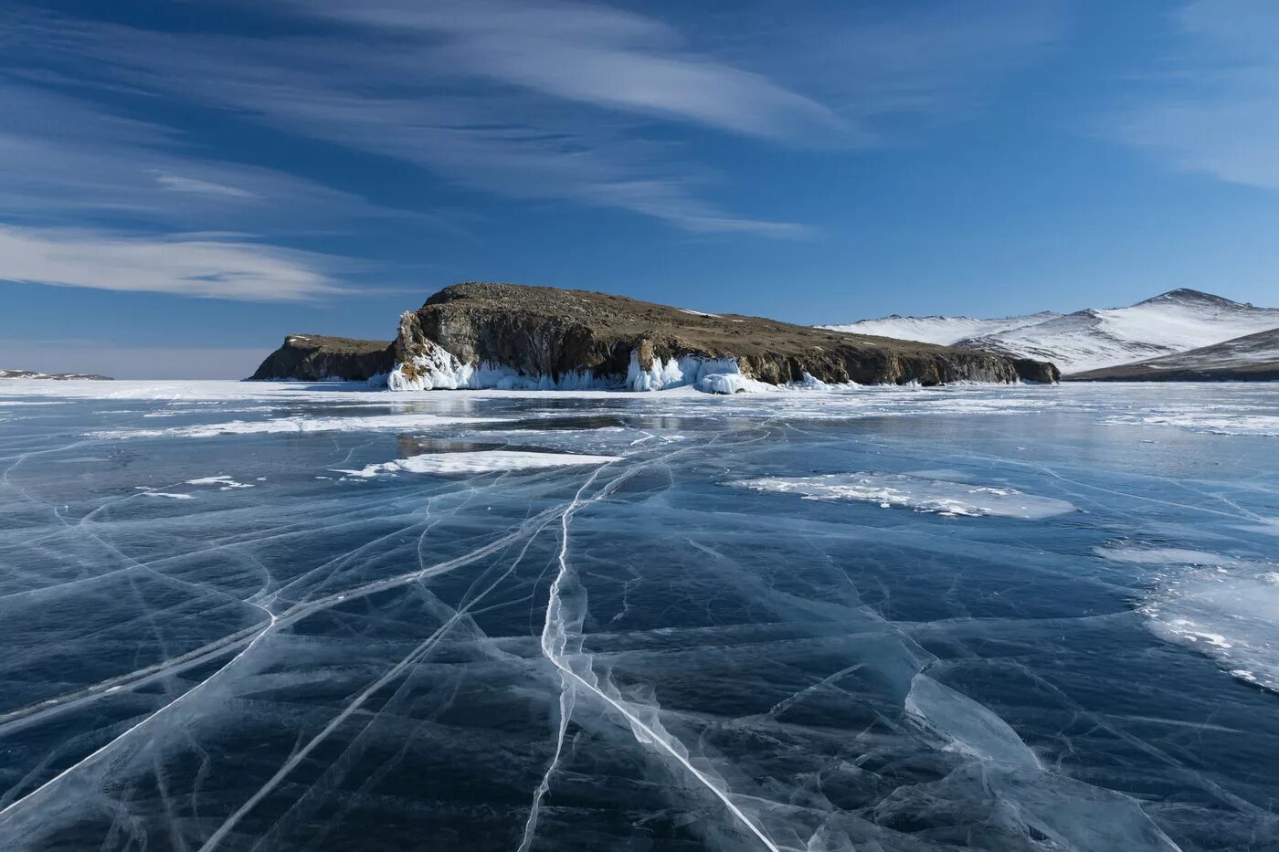 Ольхон байкал зима. Хужир мыс бурхан. Малое море байкал лед. Малое море зимой. Малое море остров огой.