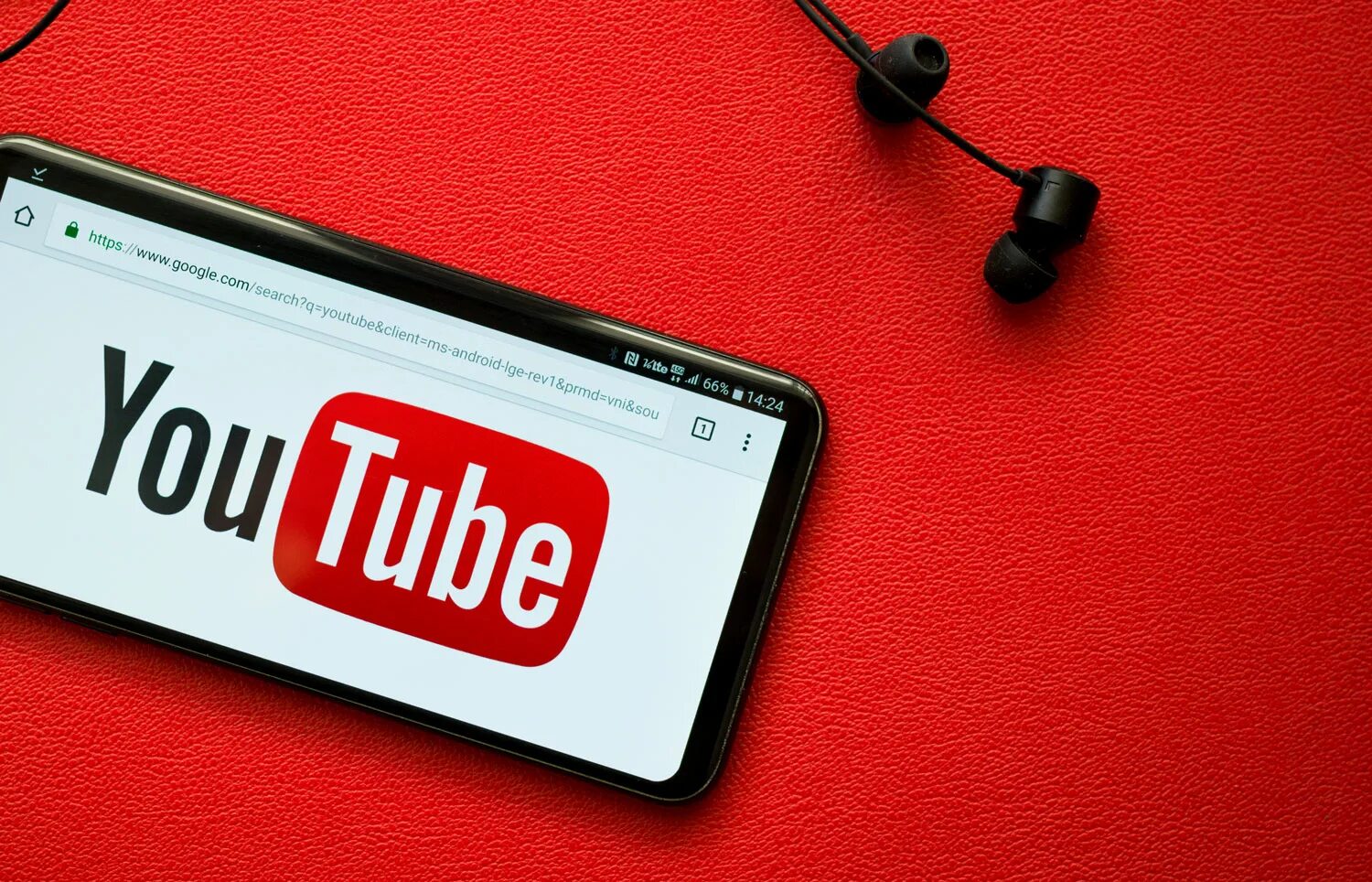 Youtube learn more. Налог ютуб. блогеры на ютуб. youtube лог. налоги видео.