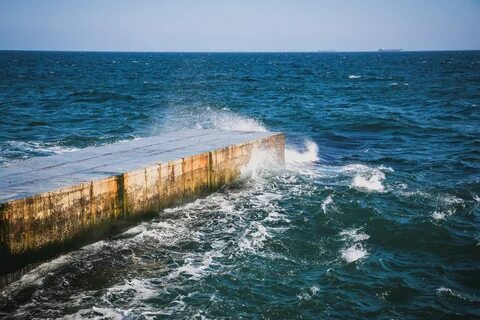 Здесь наше море