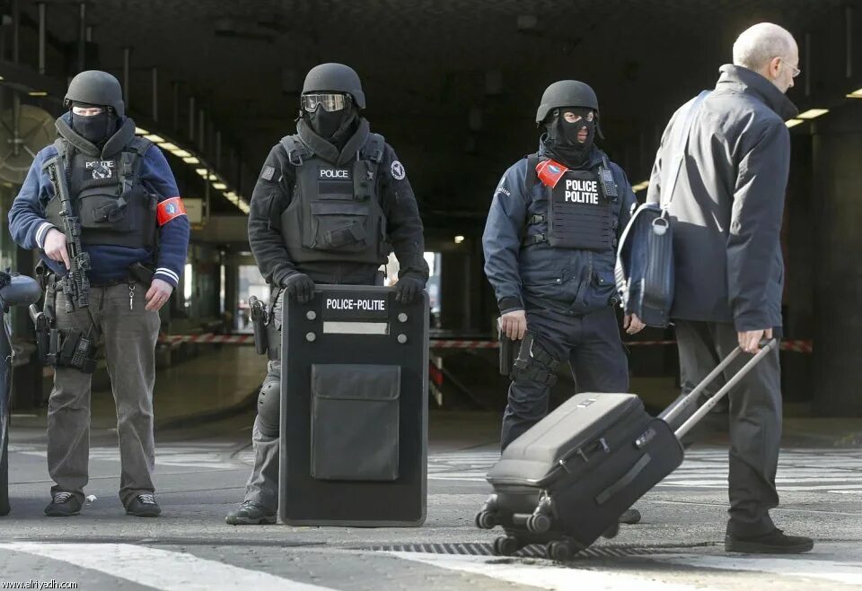 Европол полиция. Европейская полиция. Теракт в Брюсселе 2016 фото.