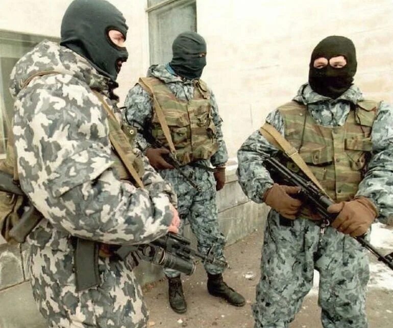 1995 год альфа спецназ грозный. Спецназ альфа чечня 1993. Обмундирование собр 90х годов. Алексей дарков руоп. Собр 90-х.