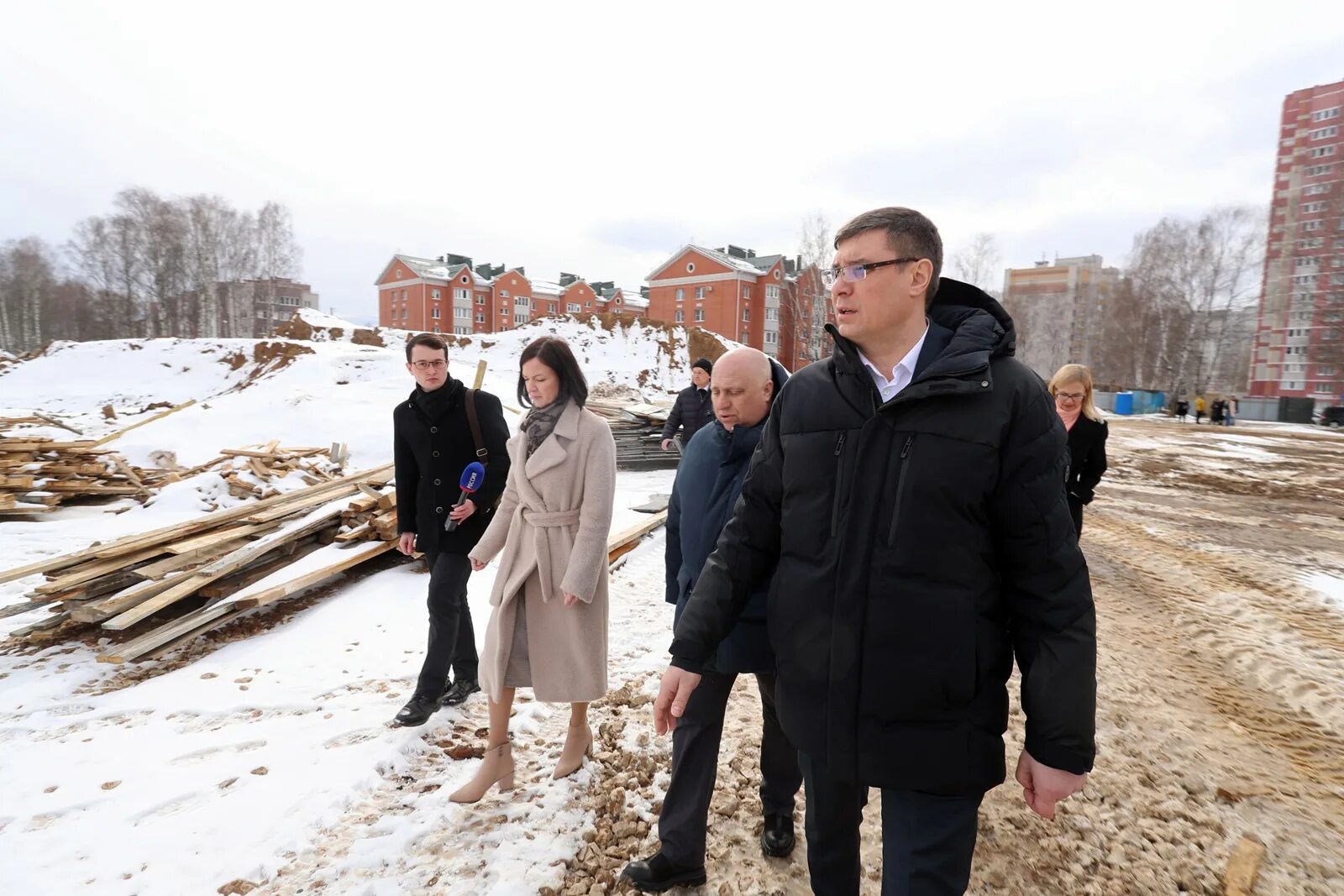 Какие новости сегодня в городе. Авдеев губернатор Владимирской области в Коврове. Новая школа в Коврове. Строительство новой школы в Коврове. Ковров строящаяся школа.