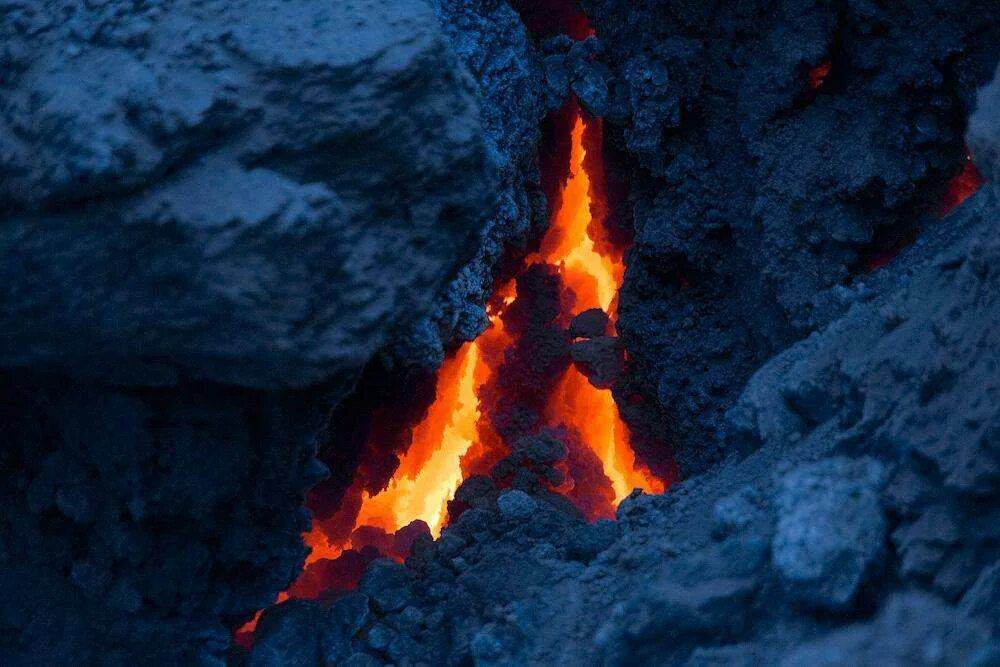 Калекц лава лава. Изделия из лавы вулкана. Лава лава лава а4. Лава лок. Лава лок.