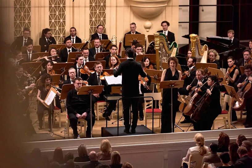 Дягилевский фестиваль 2023. Дирижер теодор курентзис гастроли в россии. Концерт курентзиса в санкт петербурге. Русская роговая капелла. Концерт курентзиса в санкт петербурге.