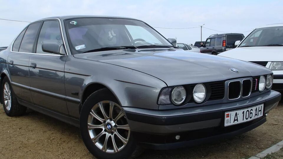 Купить б/у BMW 5 серии IV (E39) Рестайлинг 520i 2.2 MT (170 л.с.) бензин механик