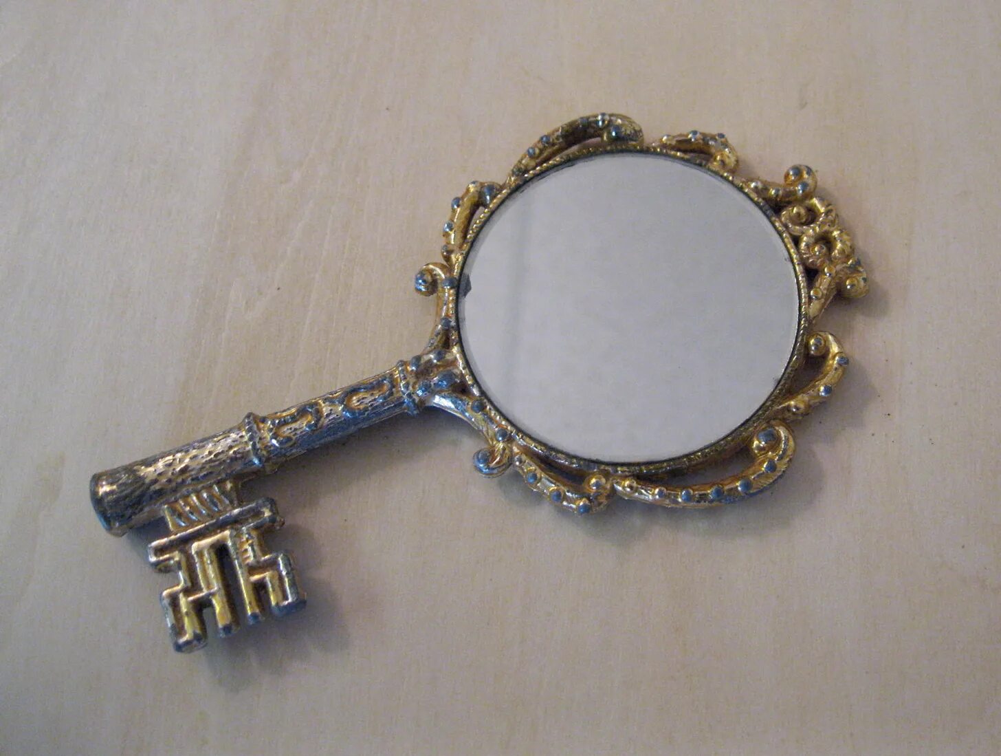 Mirror key