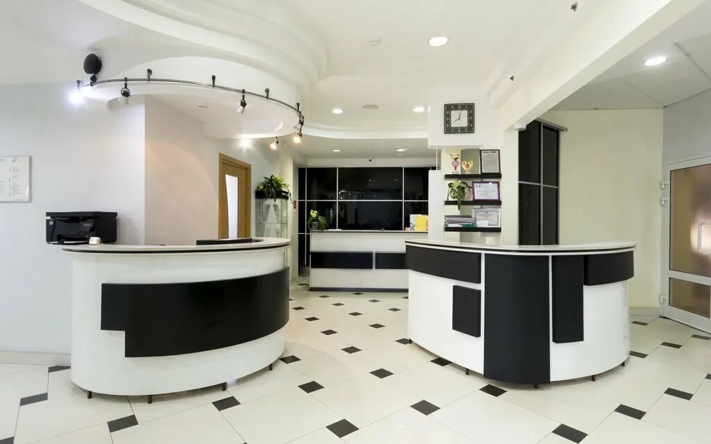 Биг бен тула. 17. Ул революции 17 тула. Революции 17 тула. Центр стоматологии тихонова тула.