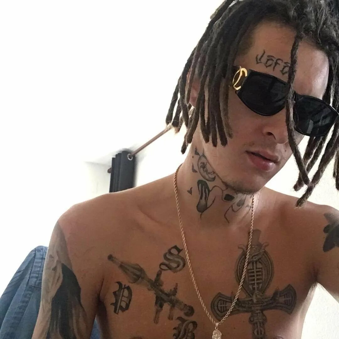 Кизару 2020. Кизару рэпер. Кизару 2010. Дреды кизару. Сколько лет кизару.