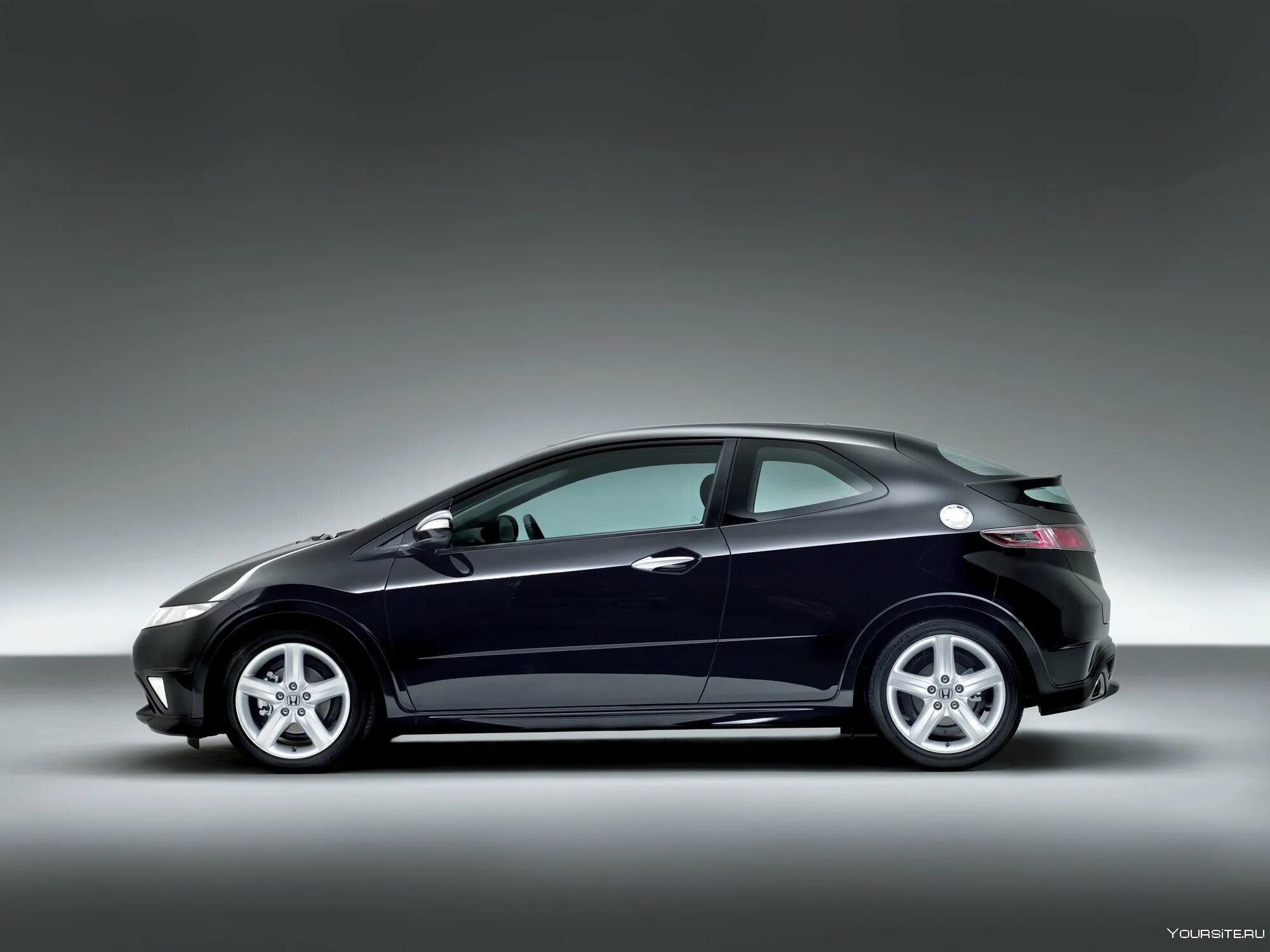 Хонда хэтчбек 2008. Honda Civic 2008 хэтчбек. Honda Civic 8 Hatchback. Honda Civic VIII хэтчбек. Зонда Цивик хэтчбек 2008.