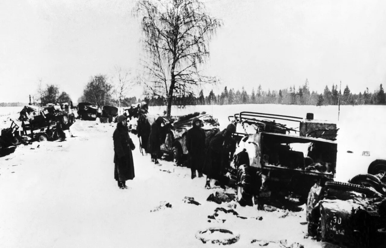 Подмосковный клин 1941. Клинско-Солнечногорская оборонительная операция 1941. Клинско Солнечногорская операция 1941. Немцы в Клину 1941. Немцы в Солнечногорске 1941.