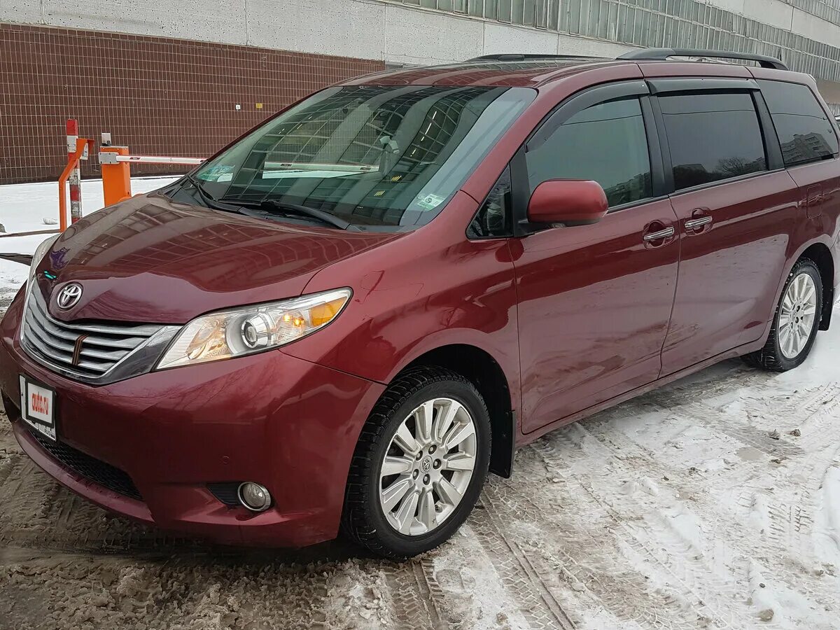 Купить минивэн бу в россии. Toyota Sienna 2010. Тойота минивэн Сиена 2010. Тойота Sienna 4wd. Toyota Sienna 2005 3.3.