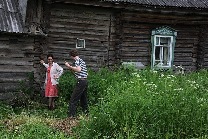 Городской приехал в деревню. Д красная. Фотографии Юрия черных. Писатель из красной горки. Купить в д красное