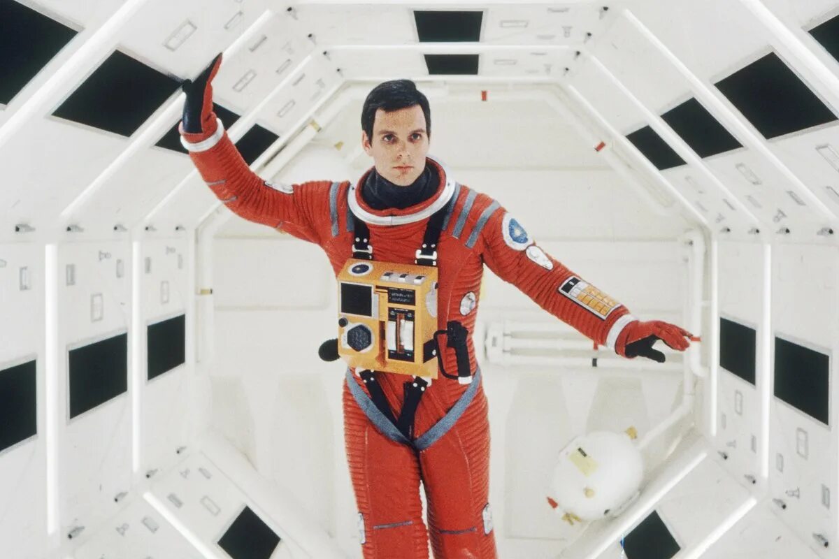 Стэнли кубрик одиссея 2001. Космическая одиссея 2024. Стэнли кубрик космическая одиссея 2001. Одиссея стэнли кубрика. Одиссея 2001.