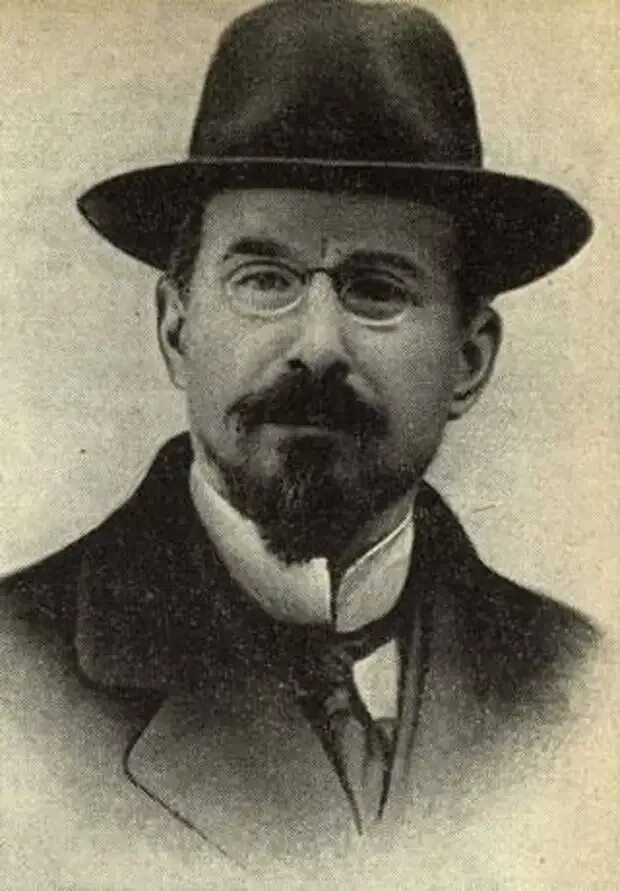 А.В.Луначарский (1875 - 1933).