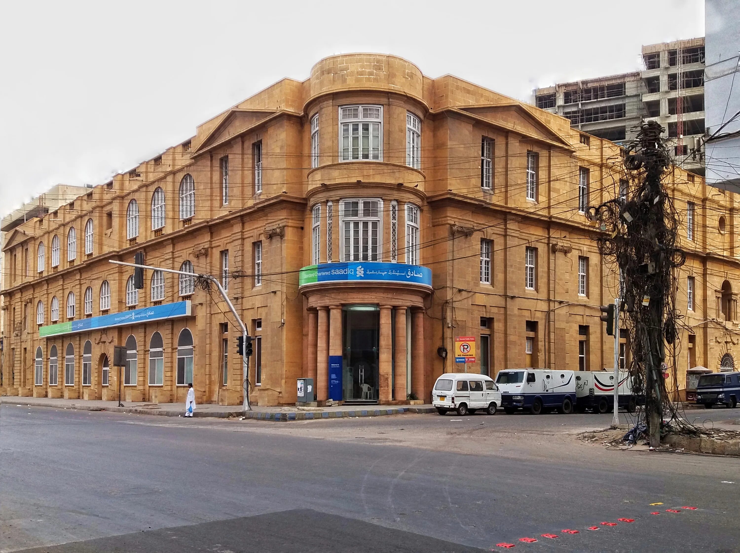 Building standard. Региональная штаб-квартира банка standard chartered. standard bank building. офисы банков в индии. union standard bank.
