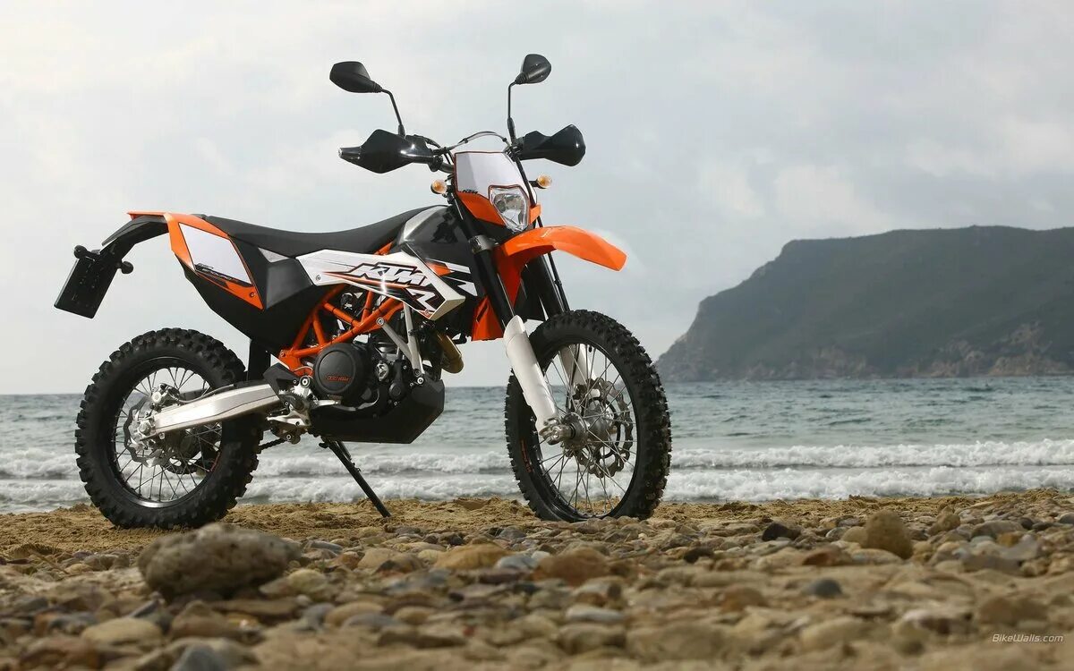 KTM 690 Enduro r. Мотоцикл эндуро КТМ 1200. КТМ 690 эндуро. КТМ мотоцикл эндуро 400.