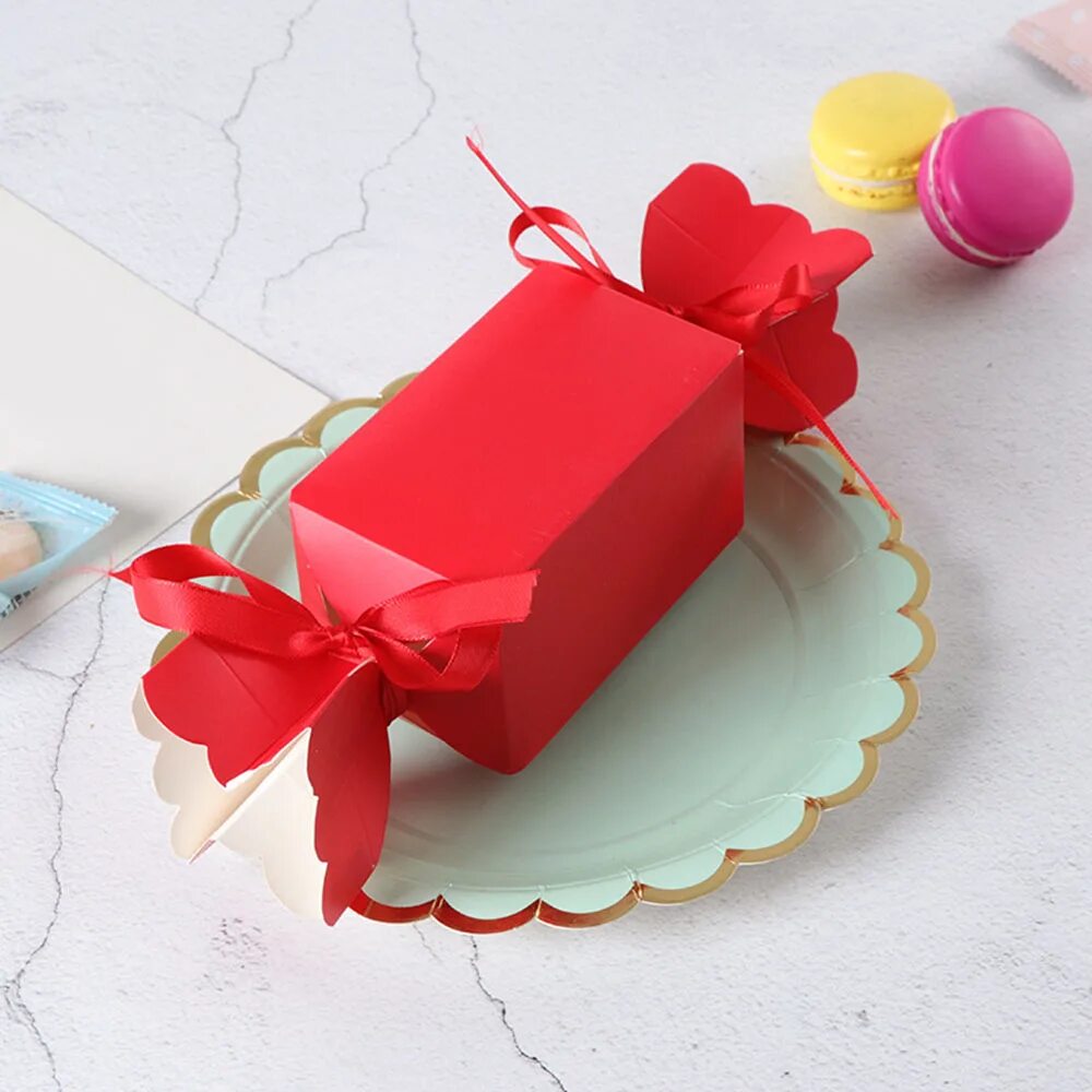 коробочка для конфетки. упаковка для конфет в новогоднем подарке. коробочка для конфетки. коробочки для конфет. красивая упаковка.