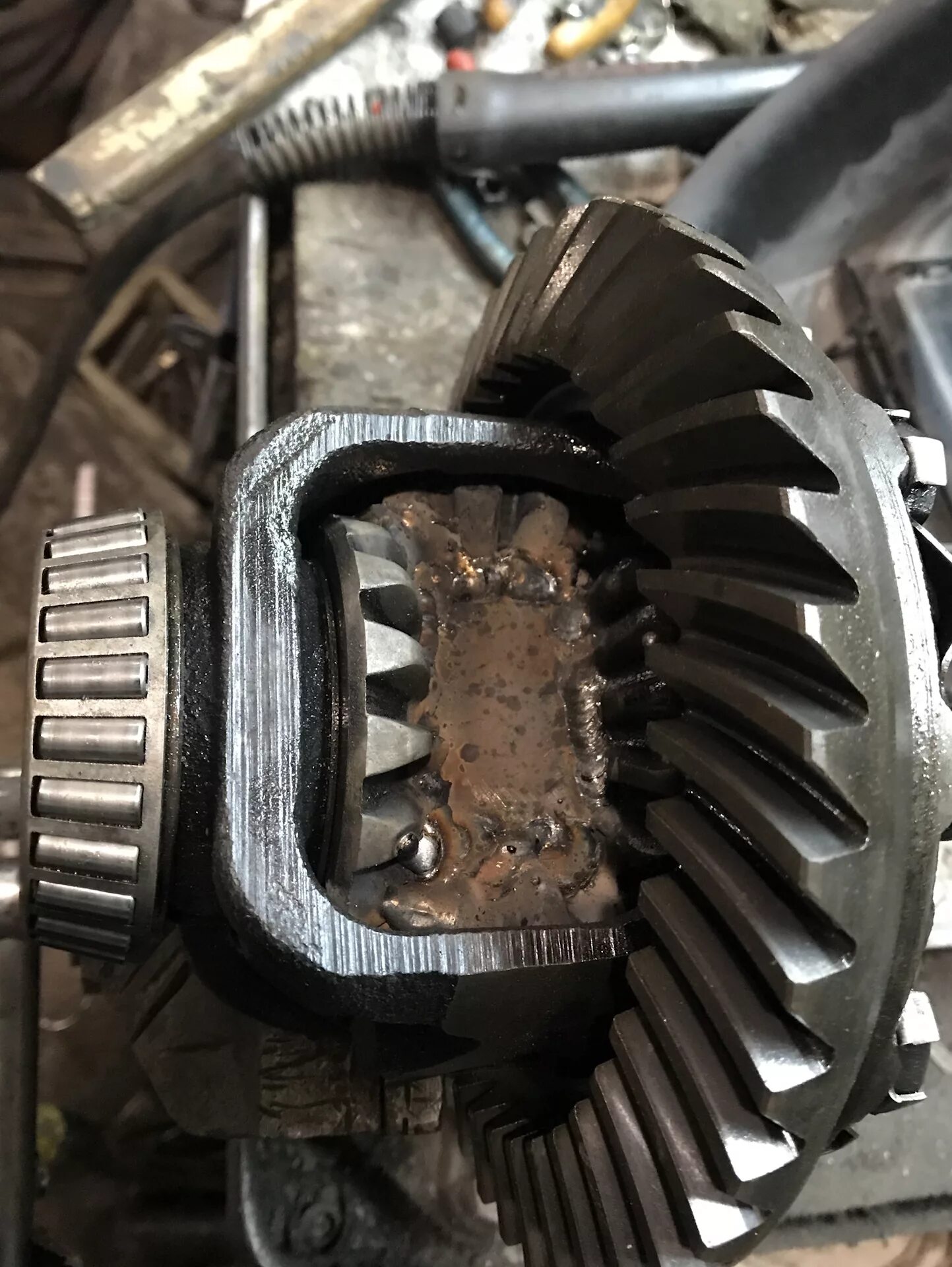 Заваренный редуктор. Заварка редуктора ваз 2105. Редуктор ваз 2105. Заварка заднего редуктора ваз 2107. Заваренный редуктор ваз 2107.