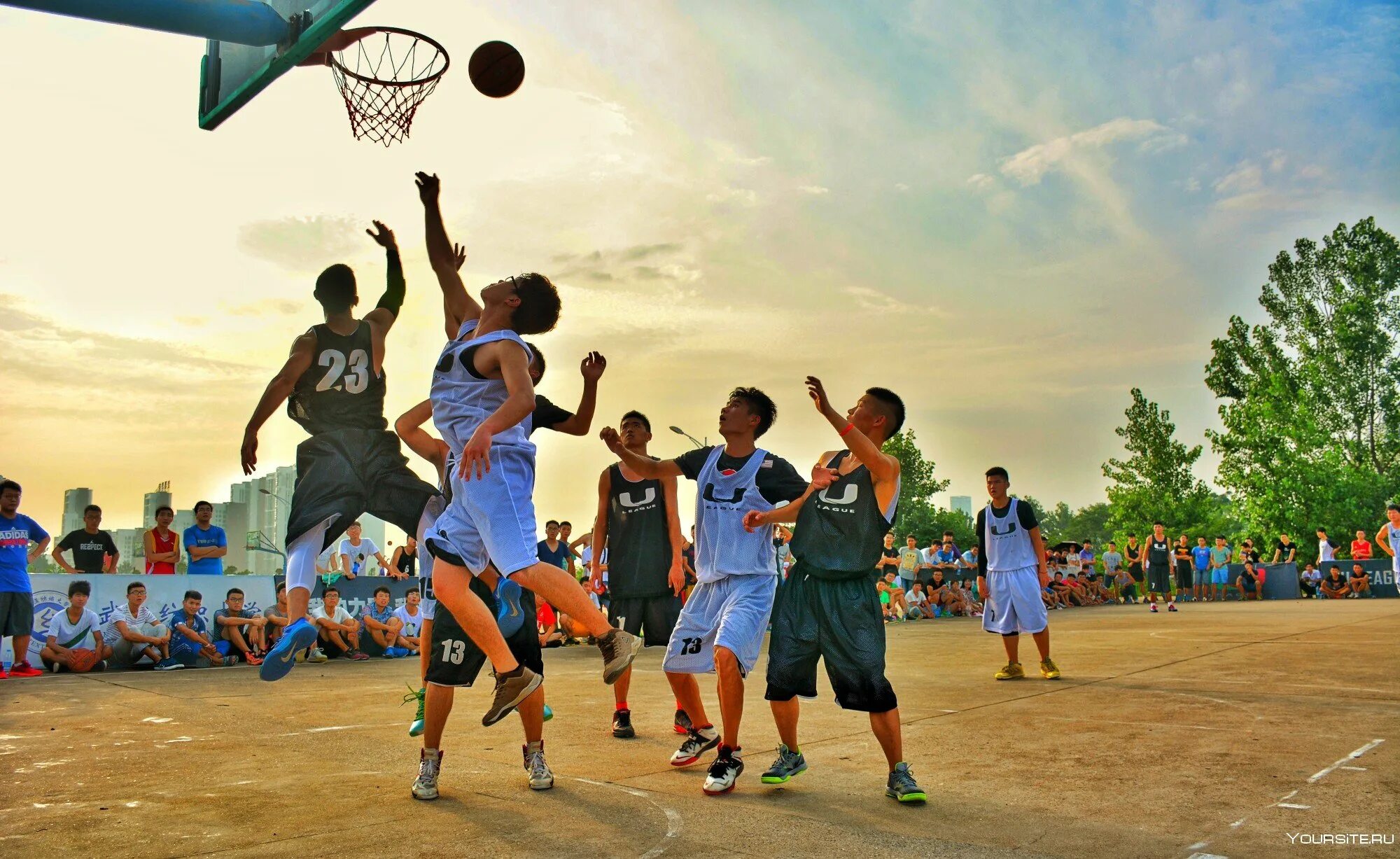 Спортивные игры фотографии. Спорт баскетбол. Баскетбол дети. Стритбол дети. Дети играющие в баскетбол.