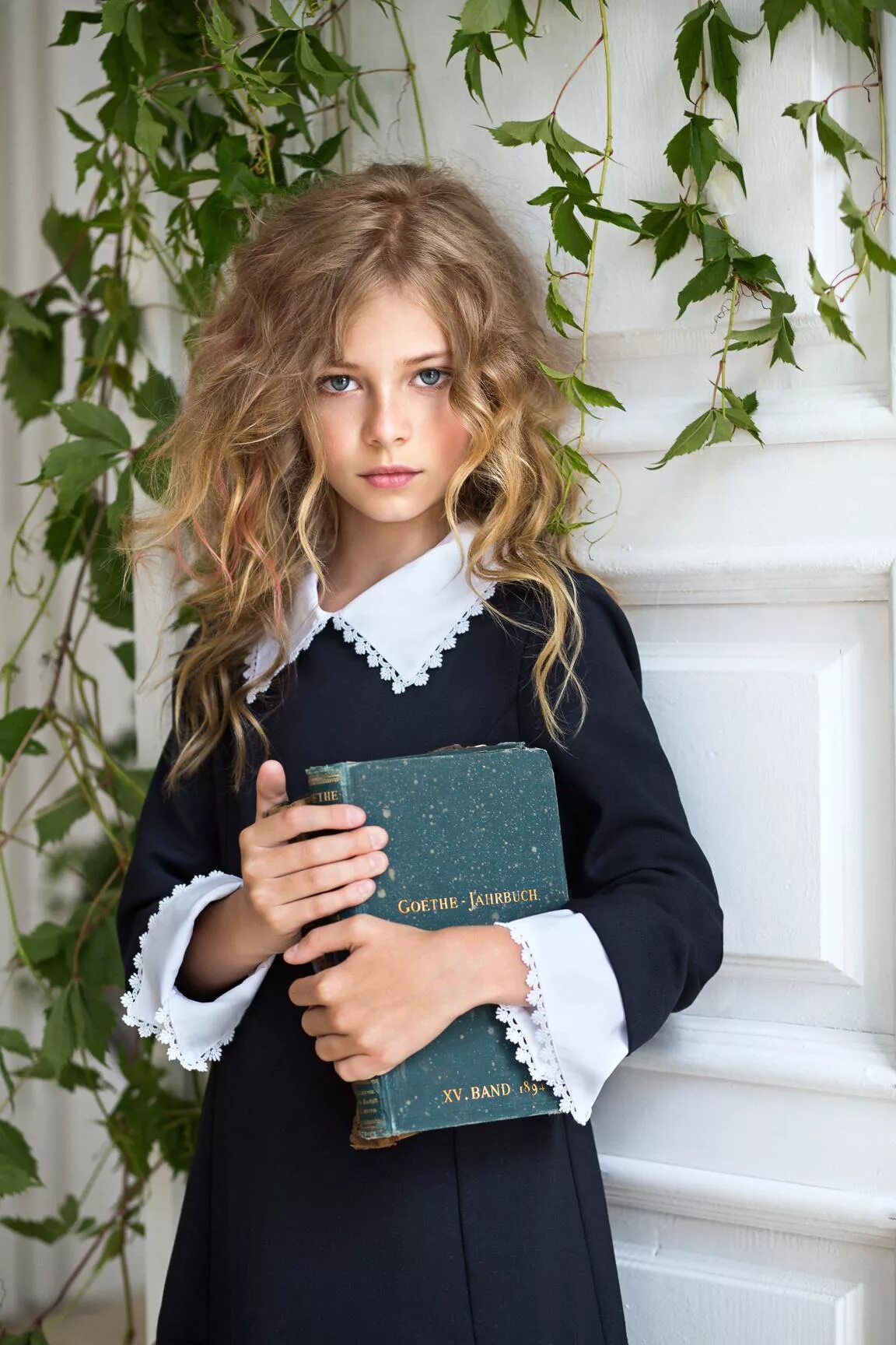 школьное платье для девочки. сарафан школьный. юбка для девочки в школу. модные платья в школу. красивые девочки 10 лет в школьной форме.