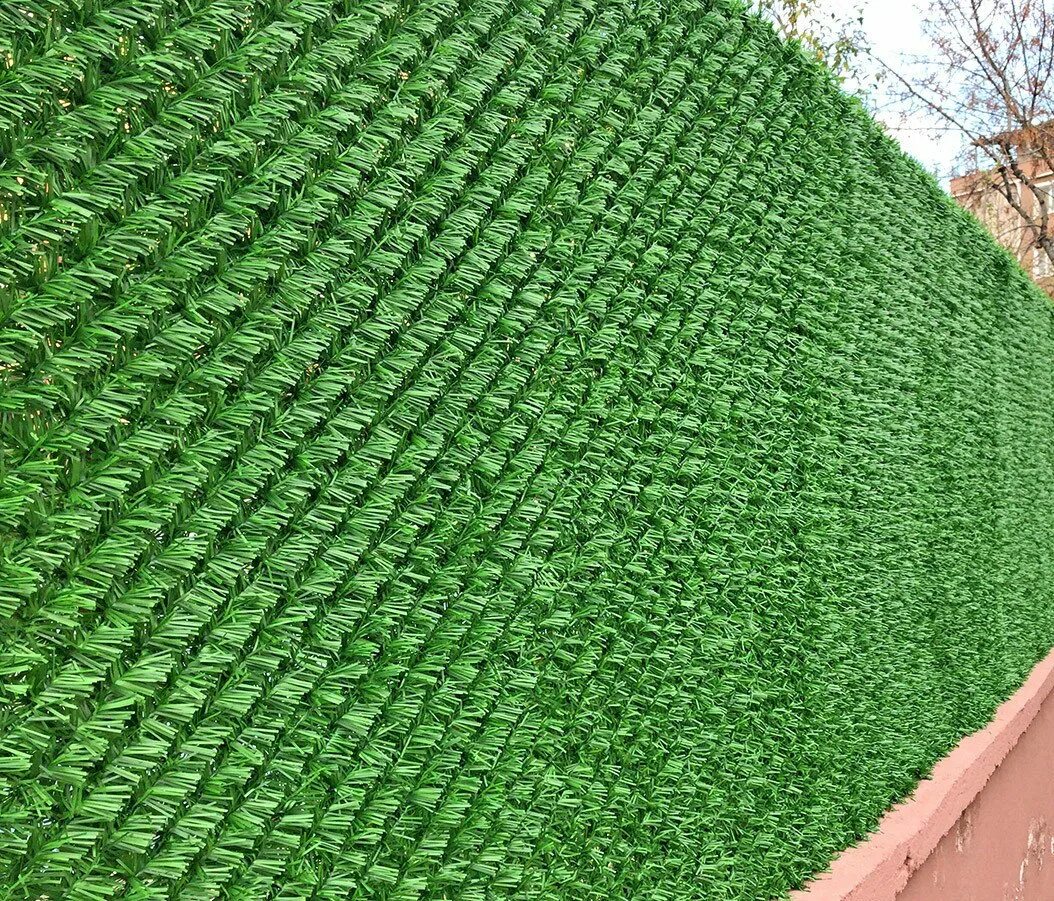 Купить декоративную сетку для забора. Зеленая изгородь самшит искусственный. Искусственная изгородь хвоя 2мм 1.5х3 м. Сетка для живой изгороди. Зеленый забор.